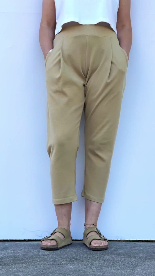 DANIELA PANTALON CON PINZAS BEIGE