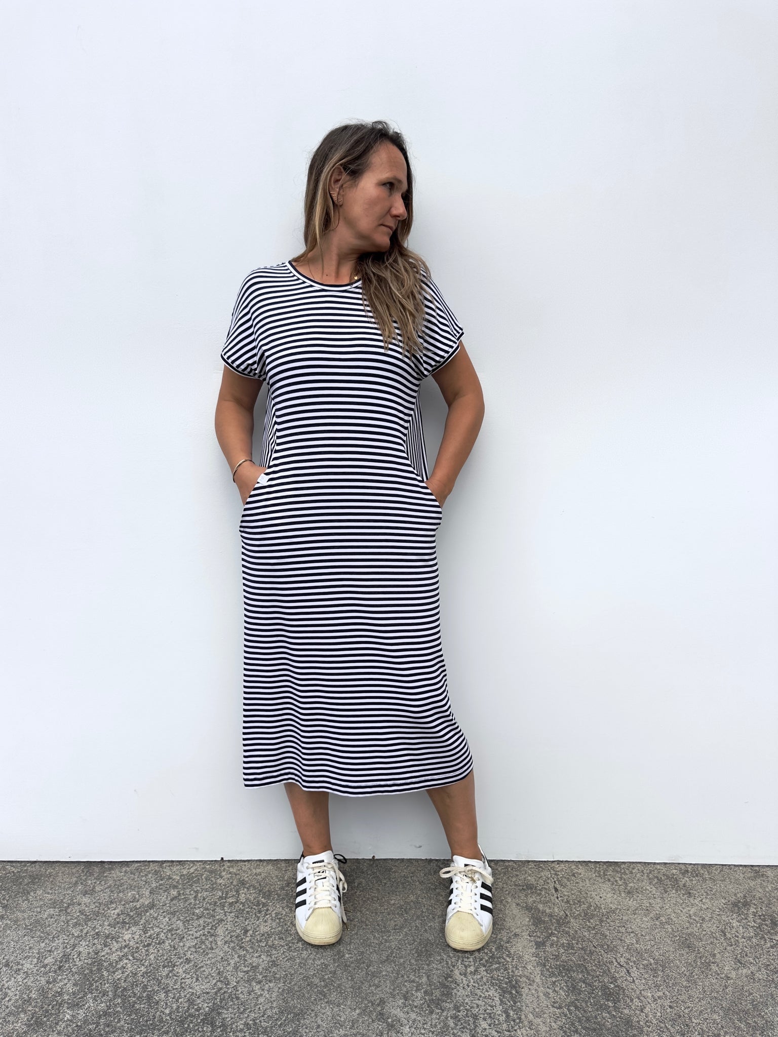 IZARO VESTIDO ESPALDA EN V RAYAS